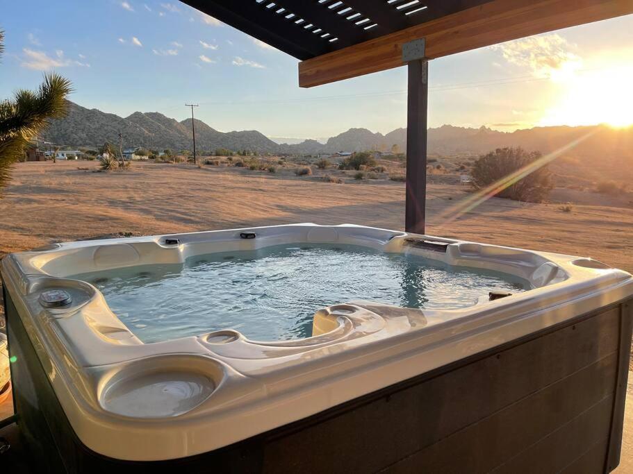 Chasing The Moon: Expansive Tub Views Near Pappy'S Villa Pioneertown Exterior foto