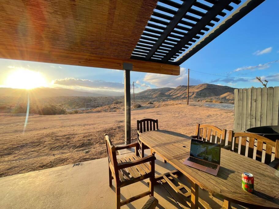Chasing The Moon: Expansive Tub Views Near Pappy'S Villa Pioneertown Exterior foto